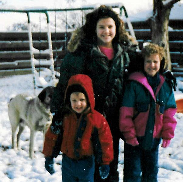 Zara with her children, Joshua, Heather, and Stephanie, in 1995
